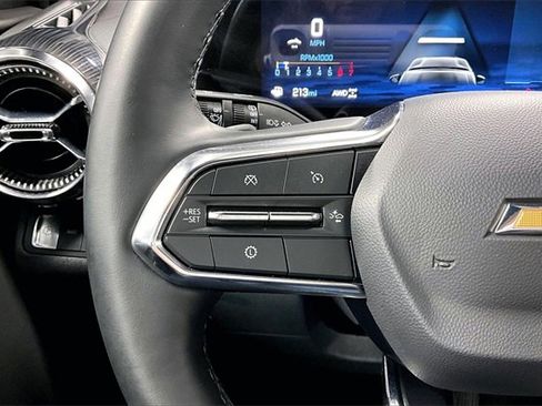 Used 2025 Chevrolet Equinox LT image 11