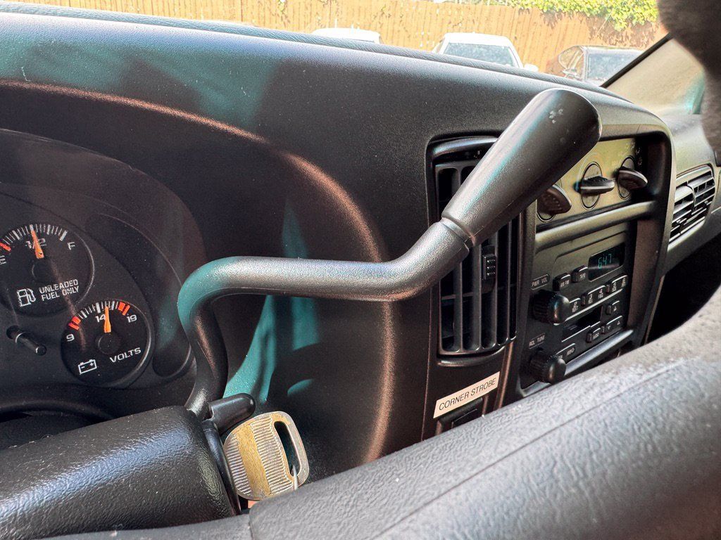 Used 2001 Chevrolet Express 3500 Passenger w/ LS Preferred Equipment Group RWD image 27
