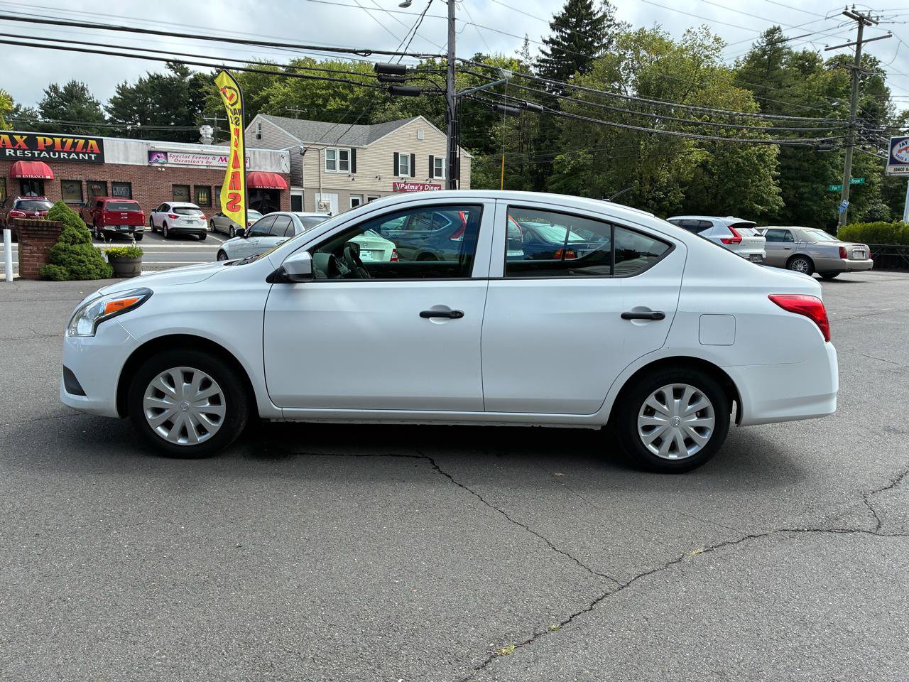 Used 2016 Nissan Versa S FWD image 2
