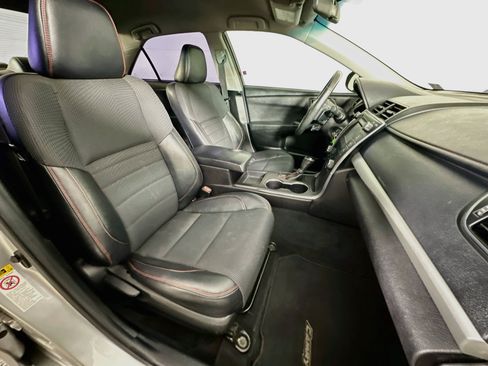 Used 2017 Toyota Camry SE FWD image 27