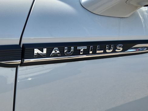 Used 2023 Lincoln Nautilus Reserve w/ Equipment Group 201A AWD/4WD image 30