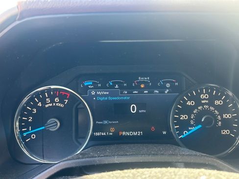 Used 2016 Ford F150 Platinum w/ Equipment Group 701A Luxury image 18