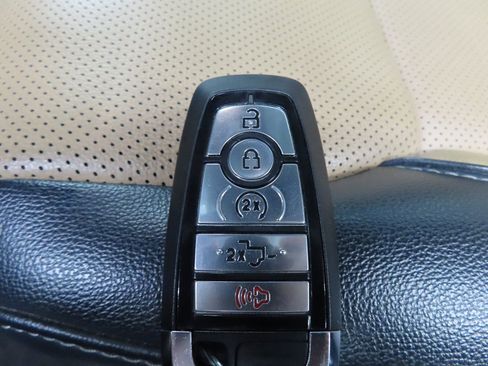 Used 2024 Ford F250 Lariat w/ Black Appearance Package image 60