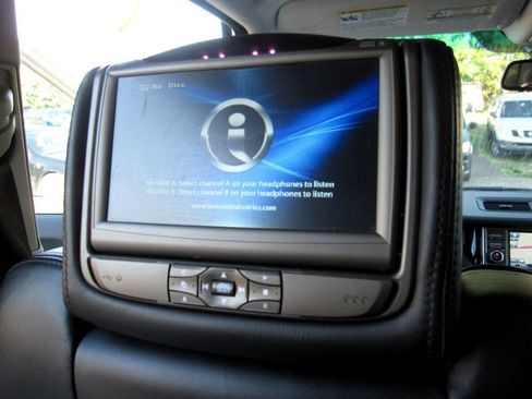 Used 2011 Land Rover Range Rover Supercharged AWD/4WD image 32