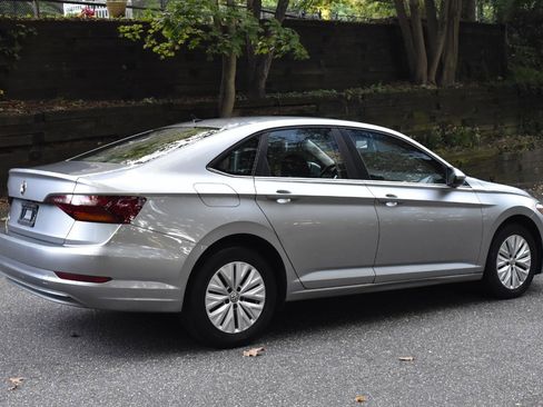 Used 2019 Volkswagen Jetta S w/ Driver Assistance Package image 9
