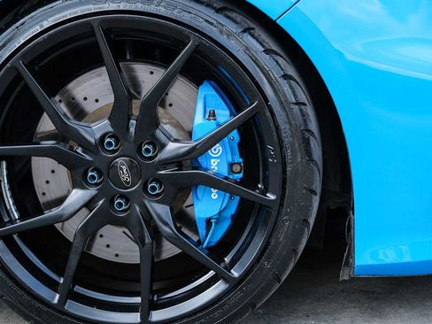 Used 2017 Ford Focus RS AWD/4WD image 11