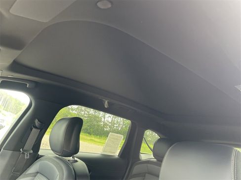 New 2025 Lincoln Nautilus Reserve image 25