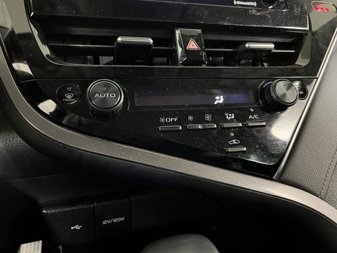 Used 2024 Toyota Camry SE image 23