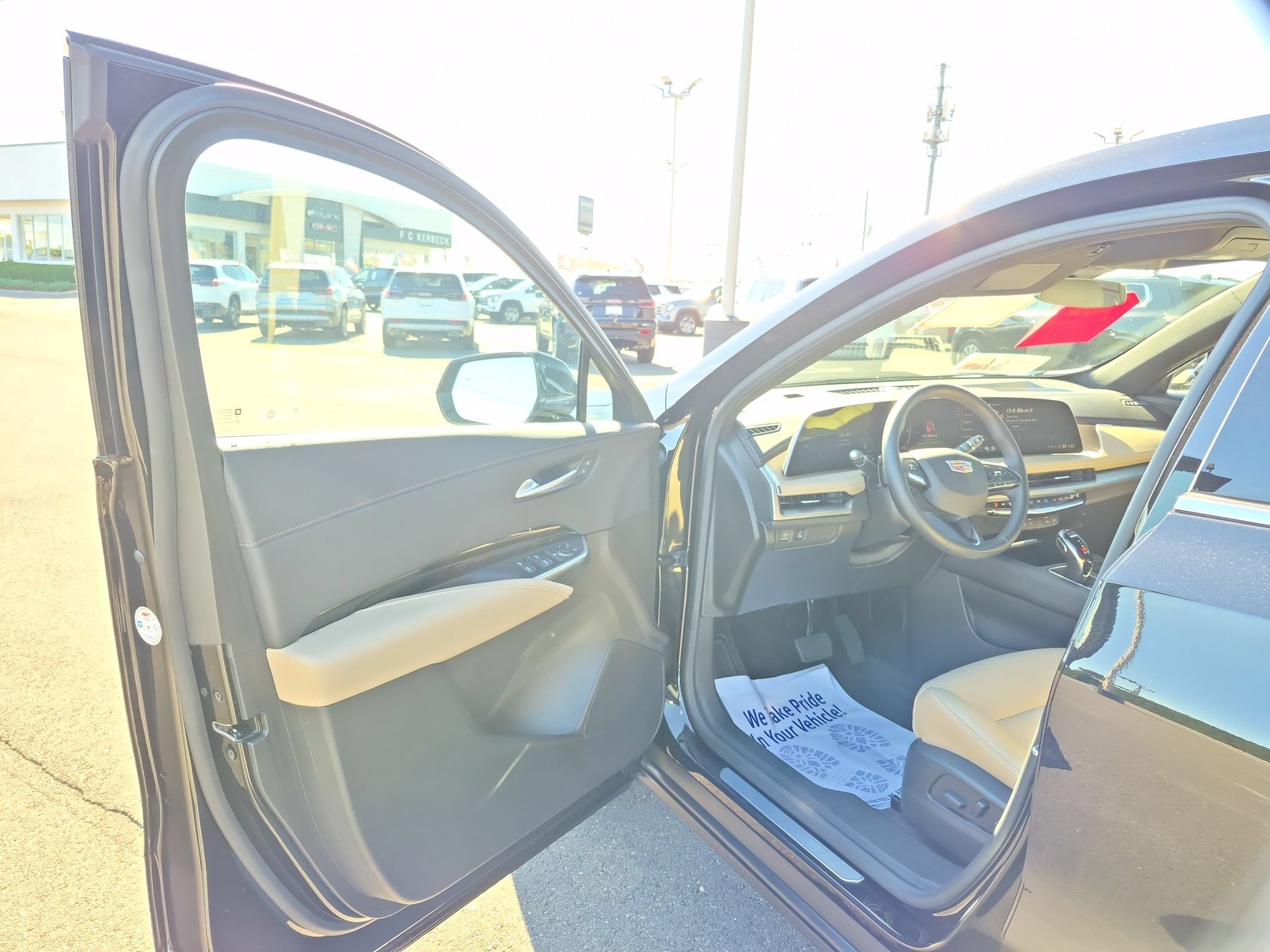 Certified 2024 Cadillac XT4 Luxury w/ Cold Weather Package FWD image 22