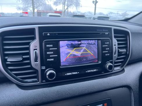 Used 2018 Kia Sportage LX image 17
