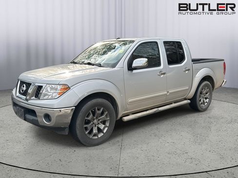 Used 2019 Nissan Frontier SL image 8