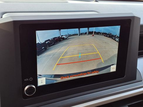 Certified 2025 Toyota Tacoma SR5 AWD/4WD image 13
