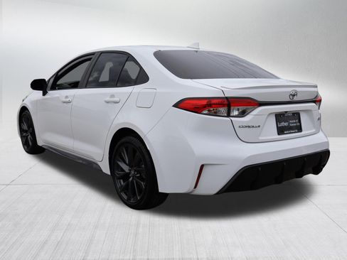 Used 2025 Toyota Corolla SE FWD image 6