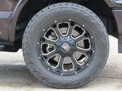 Used 2019 Ford F150 XLT w/ Equipment Group 302A Luxury AWD/4WD image 4