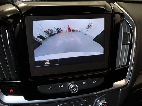 Used 2023 Chevrolet Traverse LT image 21