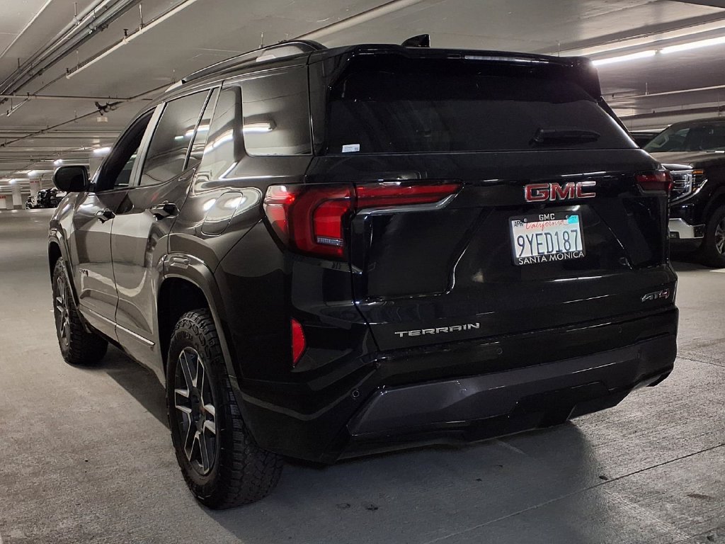 Used 2026 GMC Terrain AT4 w/ Convenience Package III AWD/4WD image 3