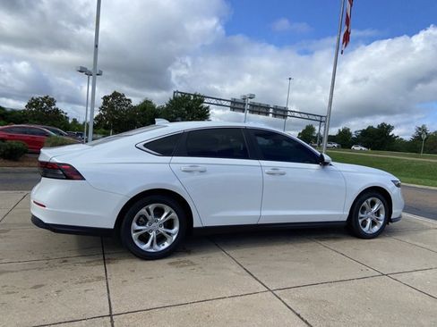 Used 2023 Honda Accord LX image 12