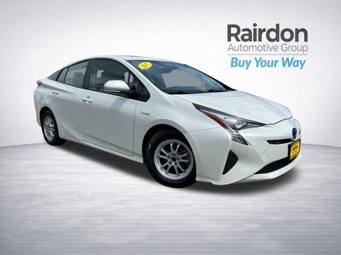 Used 2017 Toyota Prius Four w/ Premium Convenience Package FWD image 1