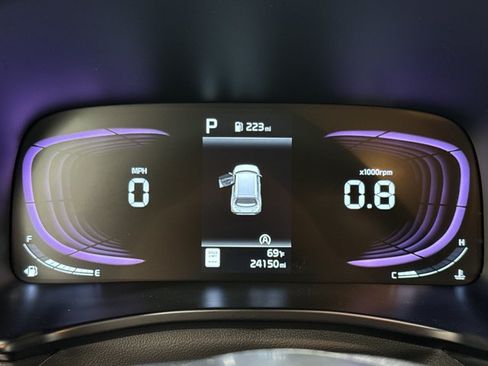 Certified 2025 Kia Soul LX w/ LX Technology Package FWD image 19