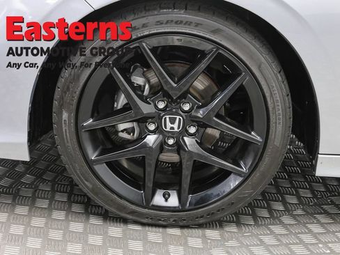 Used 2025 Honda Civic Sport image 31