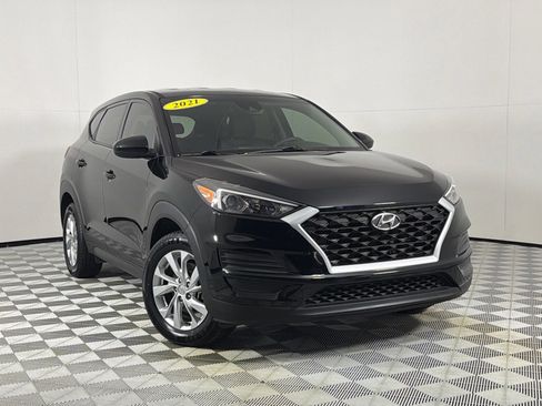 Used 2021 Hyundai Tucson SE w/ Cargo Package FWD image 2
