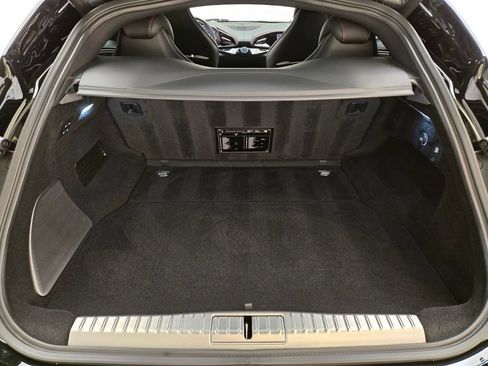 Used 2025 Ferrari Purosangue AWD/4WD image 21