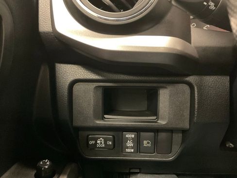 Used 2019 Toyota Tacoma Limited image 16