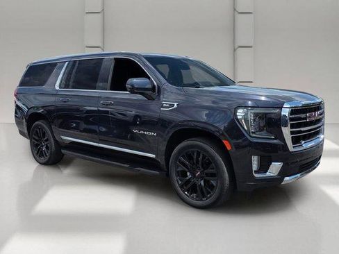 Used 2023 GMC Yukon XL SLT w/ SLT Premium Package AWD/4WD image 7