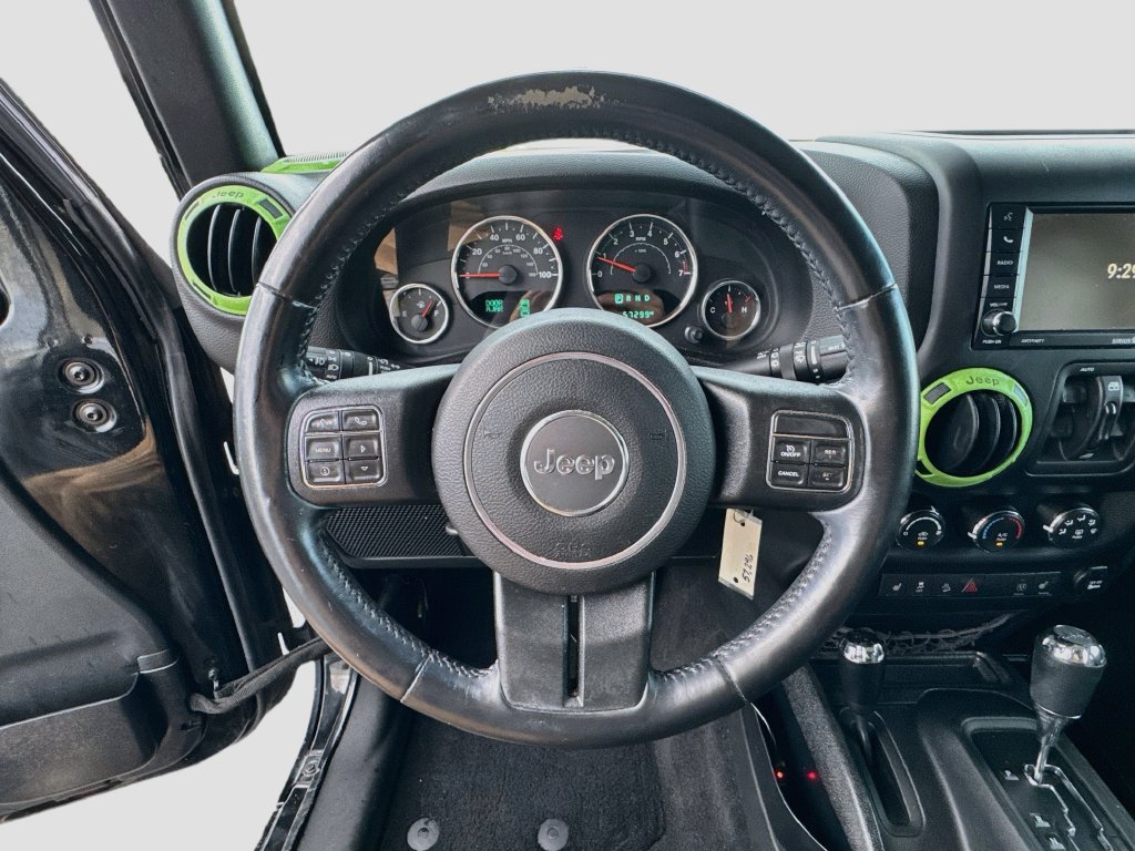 Used 2017 Jeep Wrangler Unlimited Sahara w/ Connectivity Group AWD/4WD image 10
