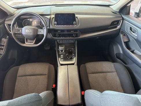 Used 2025 Nissan Rogue SV FWD image 11