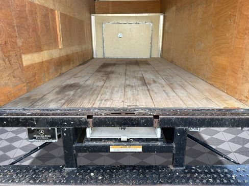 Used 2018 Ford E-350 and Econoline 350 Super Duty RWD image 26