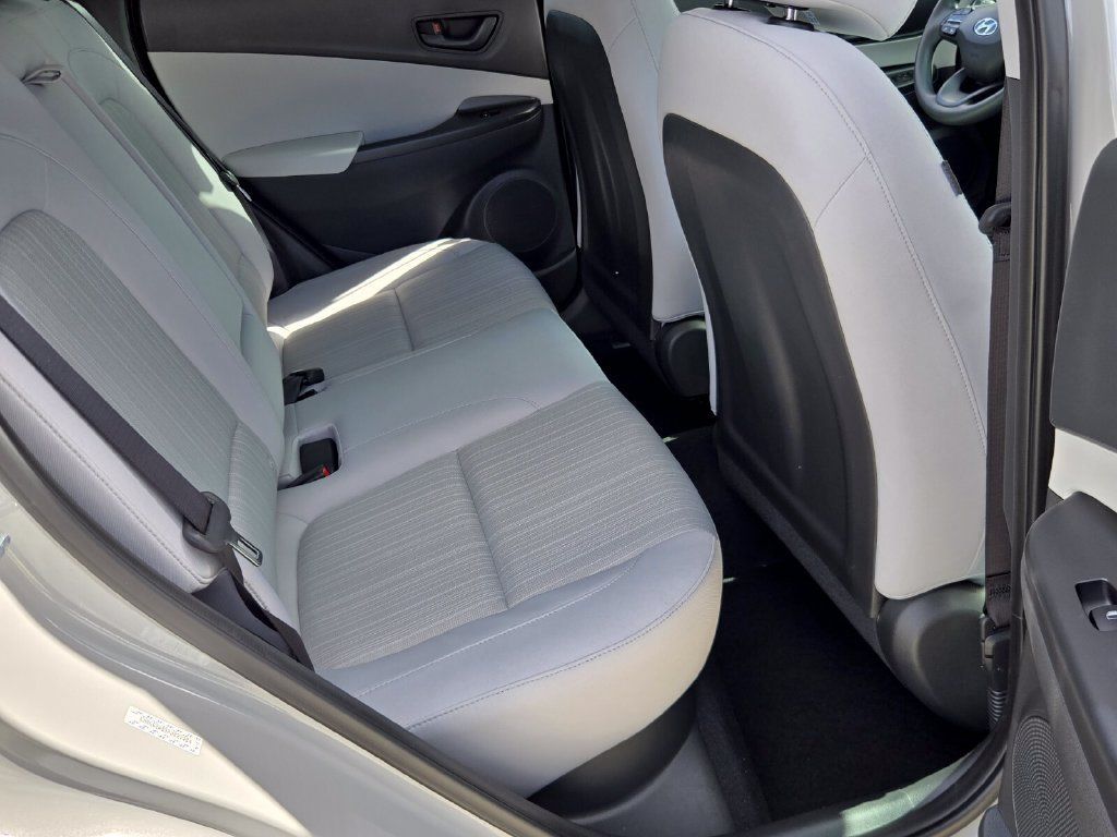 Used 2023 Hyundai Kona SEL FWD image 15
