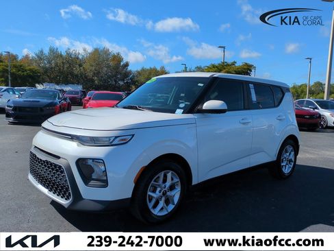 Certified 2022 Kia Soul LX w/ Technology Package image 9