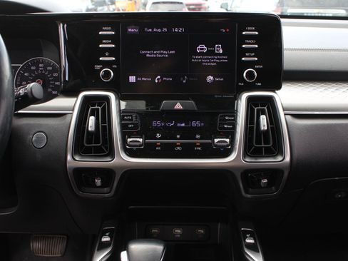 Used 2021 Kia Sorento S w/ Panoramic Sunroof Package AWD/4WD image 13