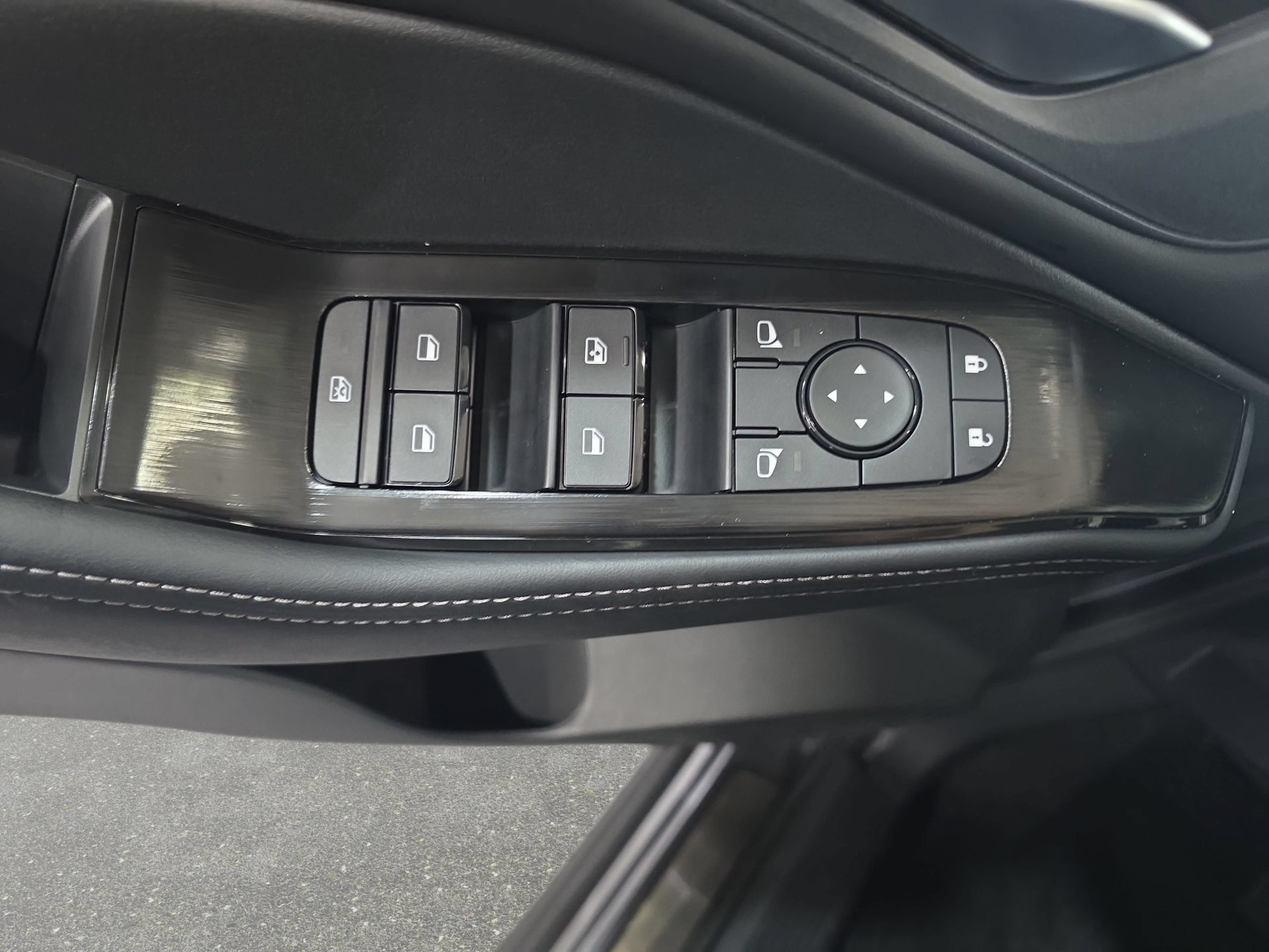 New 2026 Nissan Rogue Dark Armor AWD/4WD image 26