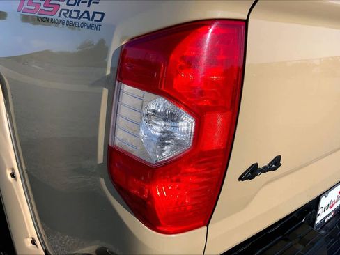 Used 2018 Toyota Tundra SR5 w/ SR5 Upgrade Package AWD/4WD image 27