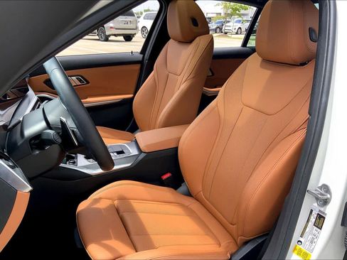 Used 2023 BMW 330i Sedan w/ M Sport Package image 7