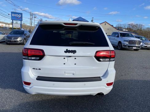 Certified 2021 Jeep Grand Cherokee Laredo X image 4