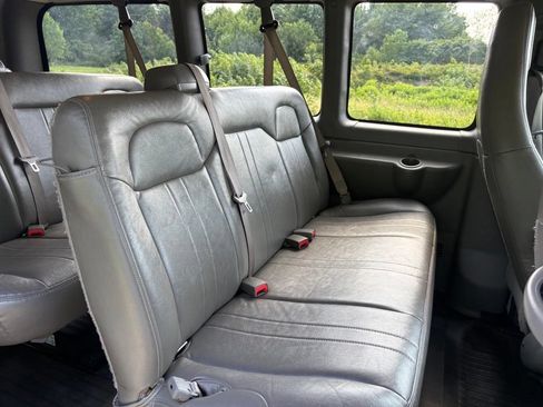 Used 2023 Chevrolet Express 3500 LS RWD image 42