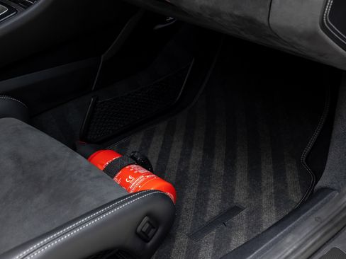 Used 2018 Porsche 911 GT2 RS image 37