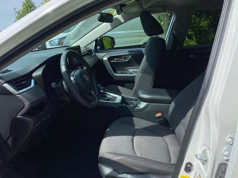 Used 2021 Toyota RAV4 XLE w/ XLE Grade Weather Package AWD/4WD image 11