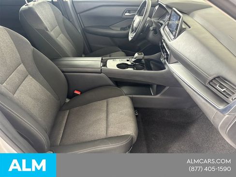 Used 2025 Nissan Rogue SV FWD image 17