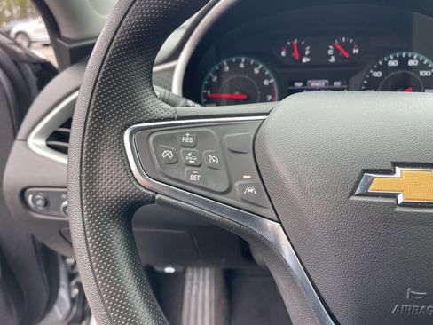 Used 2025 Chevrolet Malibu LT FWD image 16