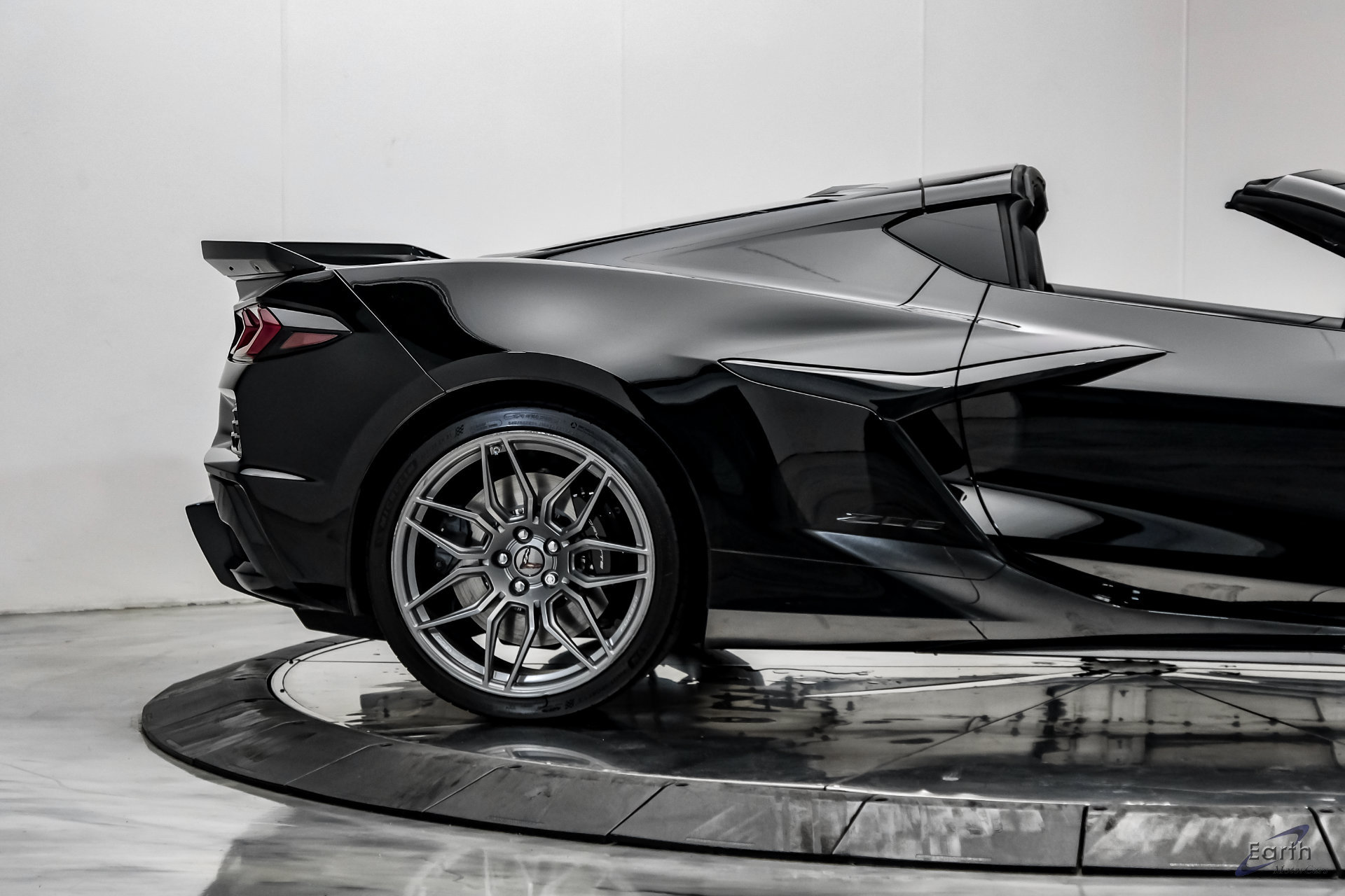 Used 2024 Chevrolet Corvette Z06 RWD image 29