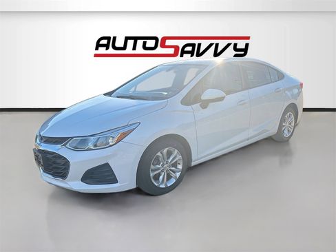 Used 2019 Chevrolet Cruze LS w/ LS Convenience Package image 3