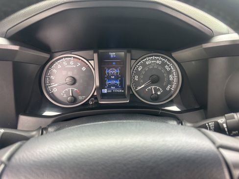 Used 2017 Toyota Tacoma TRD Off-Road w/ Premium & Technology Package image 18