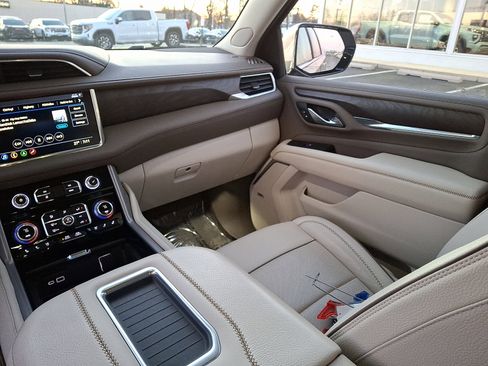 Certified 2021 GMC Yukon XL Denali image 16