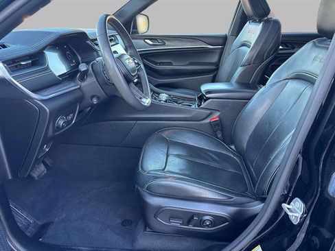 Certified 2023 Jeep Grand Cherokee Overland image 10