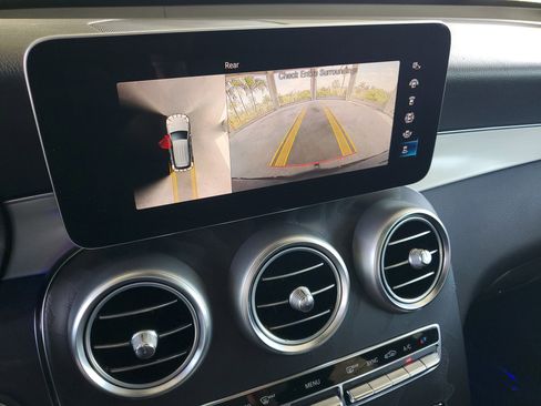 Used 2022 Mercedes-Benz GLC 300 image 26