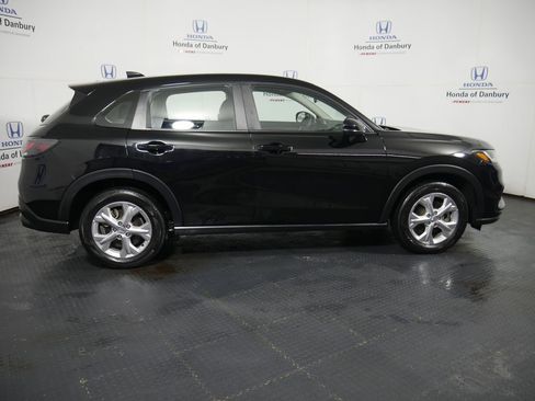 Used 2023 Honda HR-V LX image 4